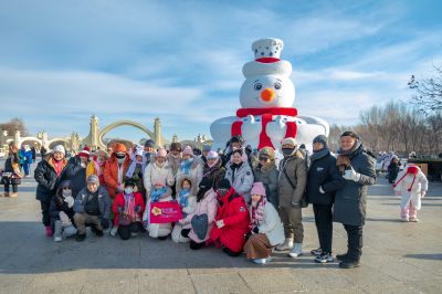 太阳岛广场大雪人