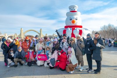 太阳岛广场大雪人