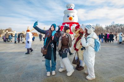太阳岛广场大雪人