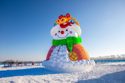 闫家岗大雪人
