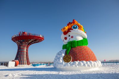 闫家岗大雪人