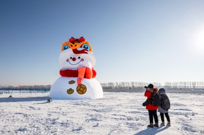 闫家岗大雪人