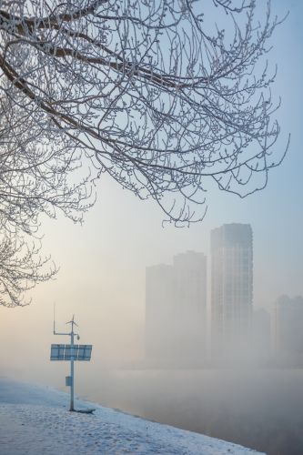 何家沟入江口雾凇图（1月份照片）