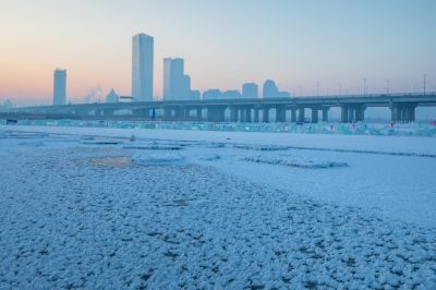 清晨的松花江 （1月份照片）采冰现场 残冰