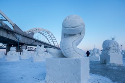 松花江上雪人谷（1月份照片）