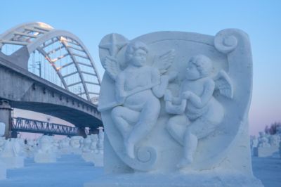 松花江上雪人谷（1月份照片）