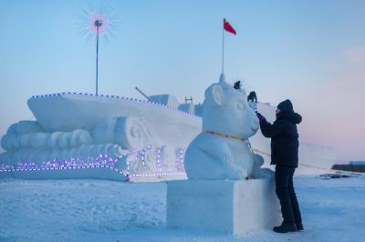 松花江上雪人谷（1月份照片）