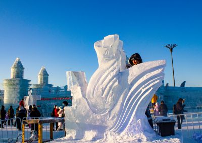 冰雪大世界 国际冰雕比赛比赛中