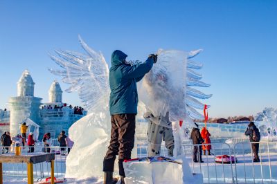 冰雪大世界 国际冰雕比赛比赛中