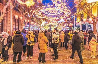 中央大街夜景游客如织（1月30日） 