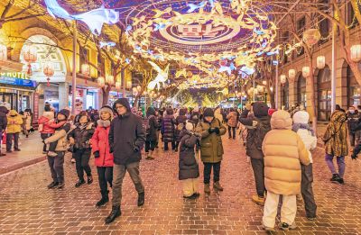 中央大街夜景游客如织（1月30日） 
