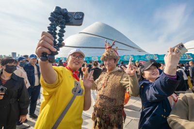 2025哈尔滨大剧院松花江民俗文化周启动仪式