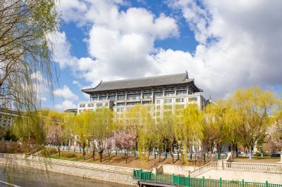 春季哈尔滨工程大学春花盛开