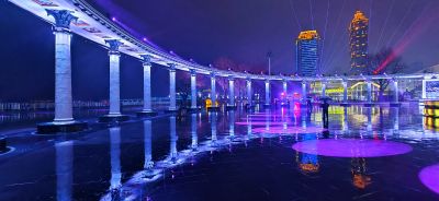 4月春季雨中防洪纪念塔
