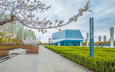 金河公园哈尔滨音乐厅的春天（四月） 