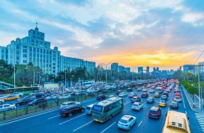 和兴路东北林业大学春日晚霞 晚高峰车流 （四月）
