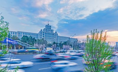 和兴路东北林业大学春日晚霞 晚高峰 （四月）