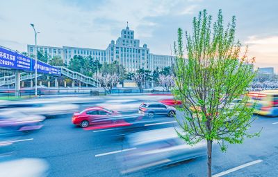和兴路东北林业大学春日晚霞 晚高峰 （四月）
