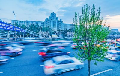 和兴路东北林业大学春日晚霞 晚高峰 （四月）