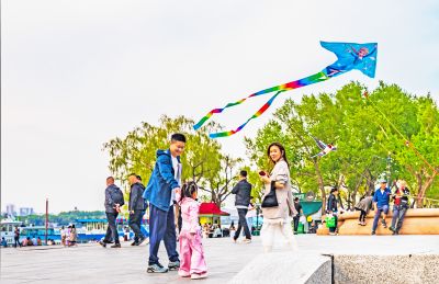 松花江斯大林公园江畔春光