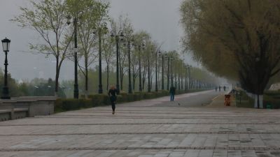 清晨雾中群力音乐公园