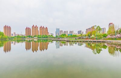 春天的体育公园
