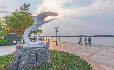 夏日松花江畔斯大林公园 