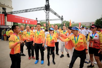 端午节龙舟赛颁奖