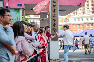 高考进行时哈尔滨市香坊区风华中学考场