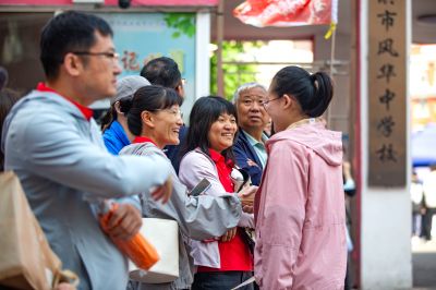 高考进行时哈尔滨市香坊区风华中学考场