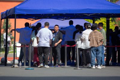 高考进行时哈尔滨市香坊区风华中学考场
