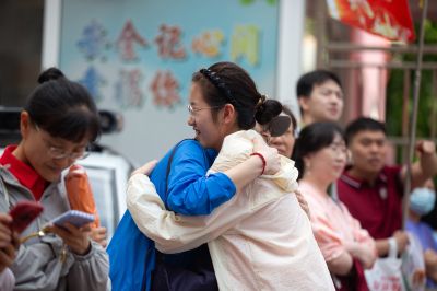 高考进行时哈尔滨市香坊区风华中学考场