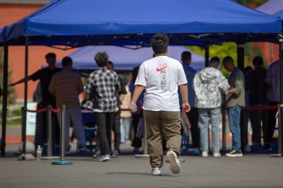 高考进行时哈尔滨市香坊区风华中学考场
