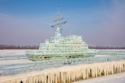 冰雪辽宁舰