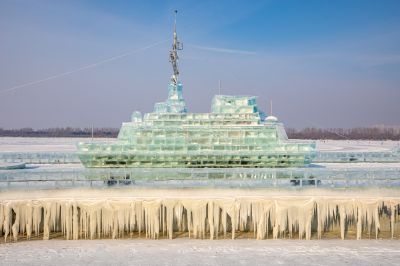 冰雪辽宁舰