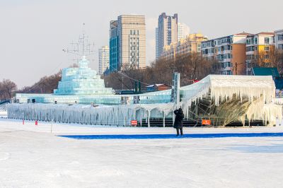冰雪辽宁舰