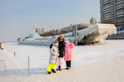 冰雪辽宁舰