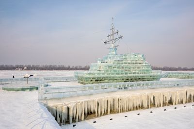 冰雪辽宁舰